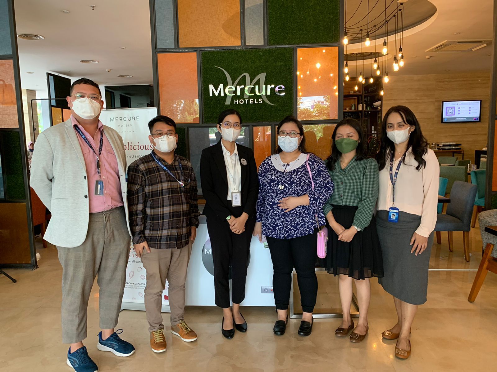 Gambar PJPKSC melakukan meeting dengan Hotel Mercure pada